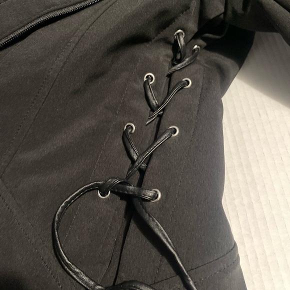 Liz Claiborne Black Trench Coat with Stand-Up Collar and Adjustable Lacing - Picture 8 of 14